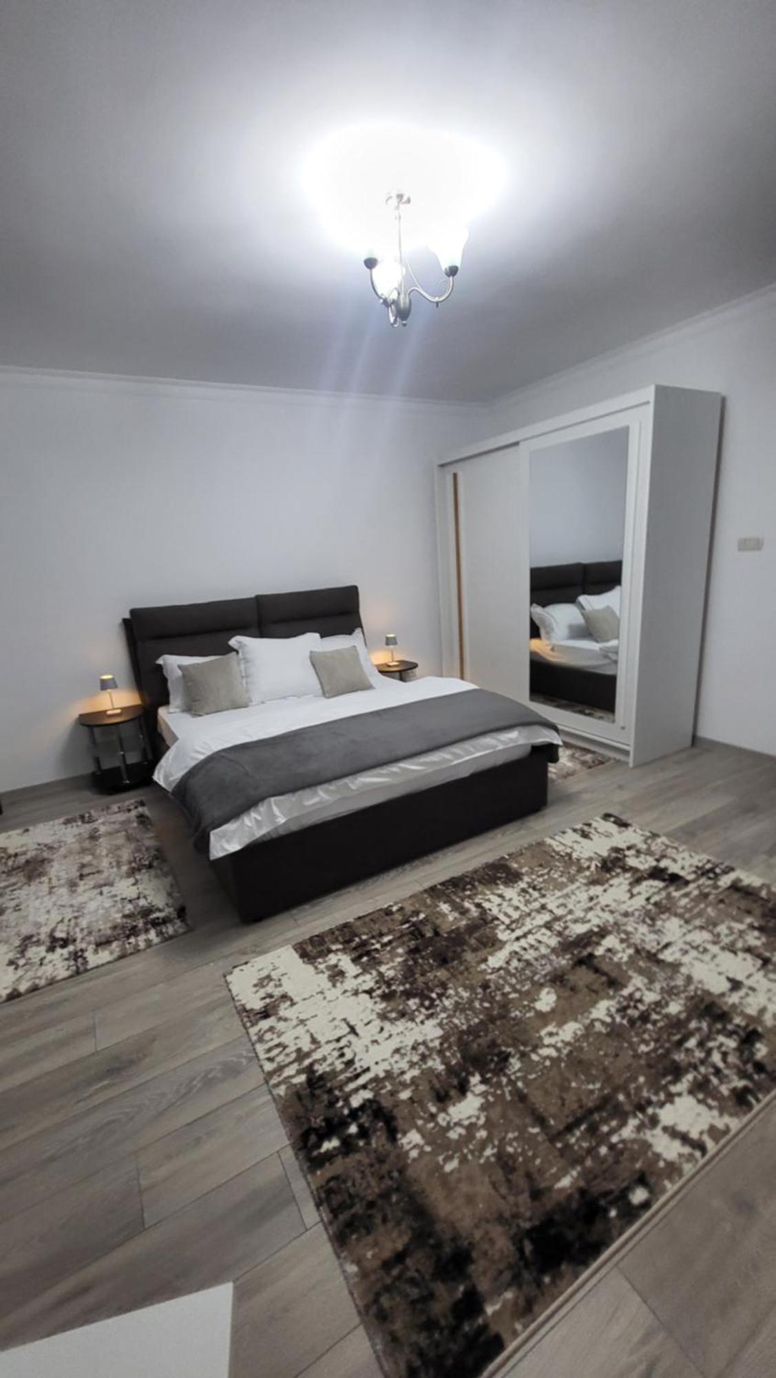 Aly&Emy Villa Caransebeş Eksteriør billede
