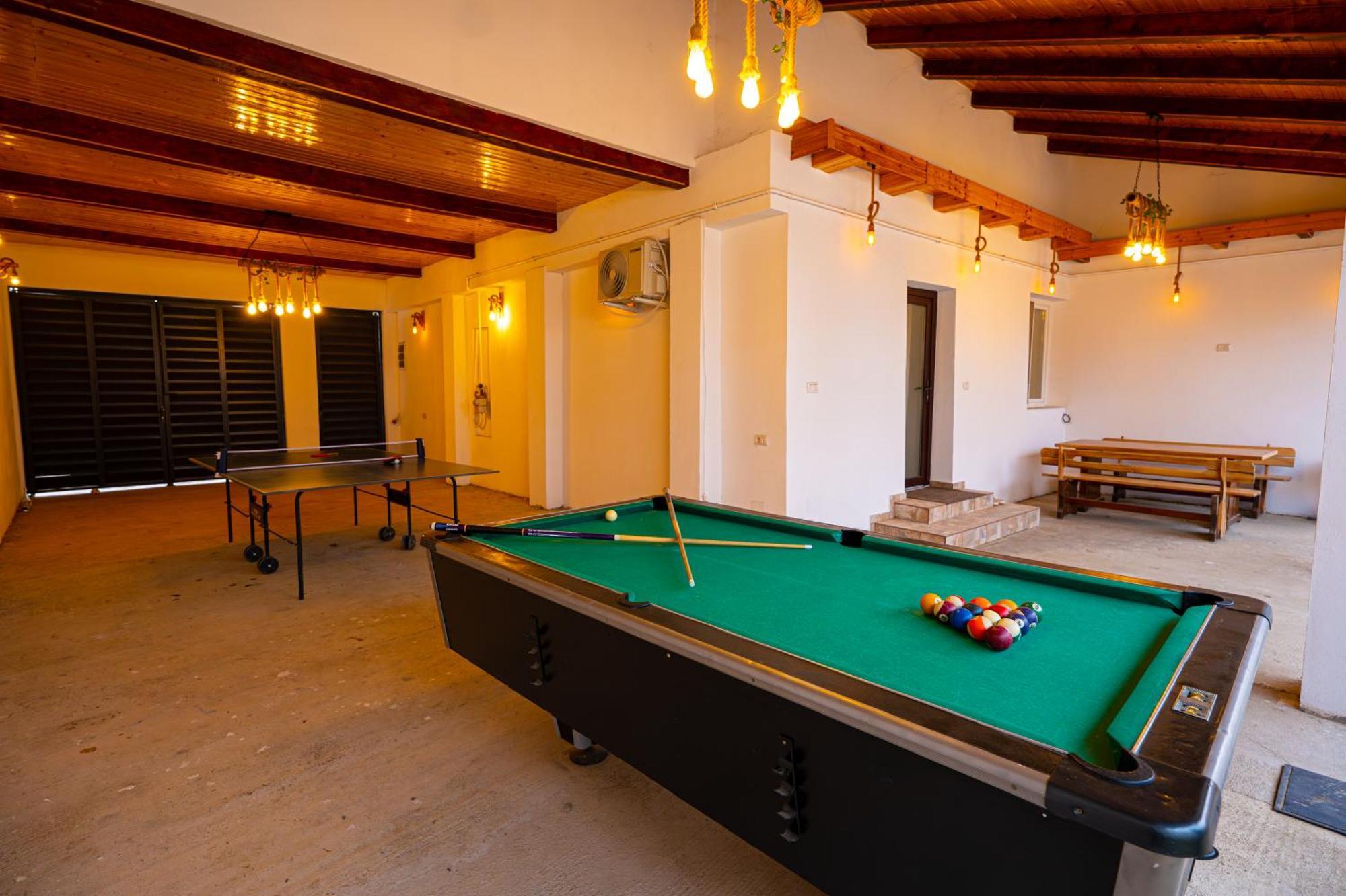Aly&Emy Villa Caransebeş Eksteriør billede