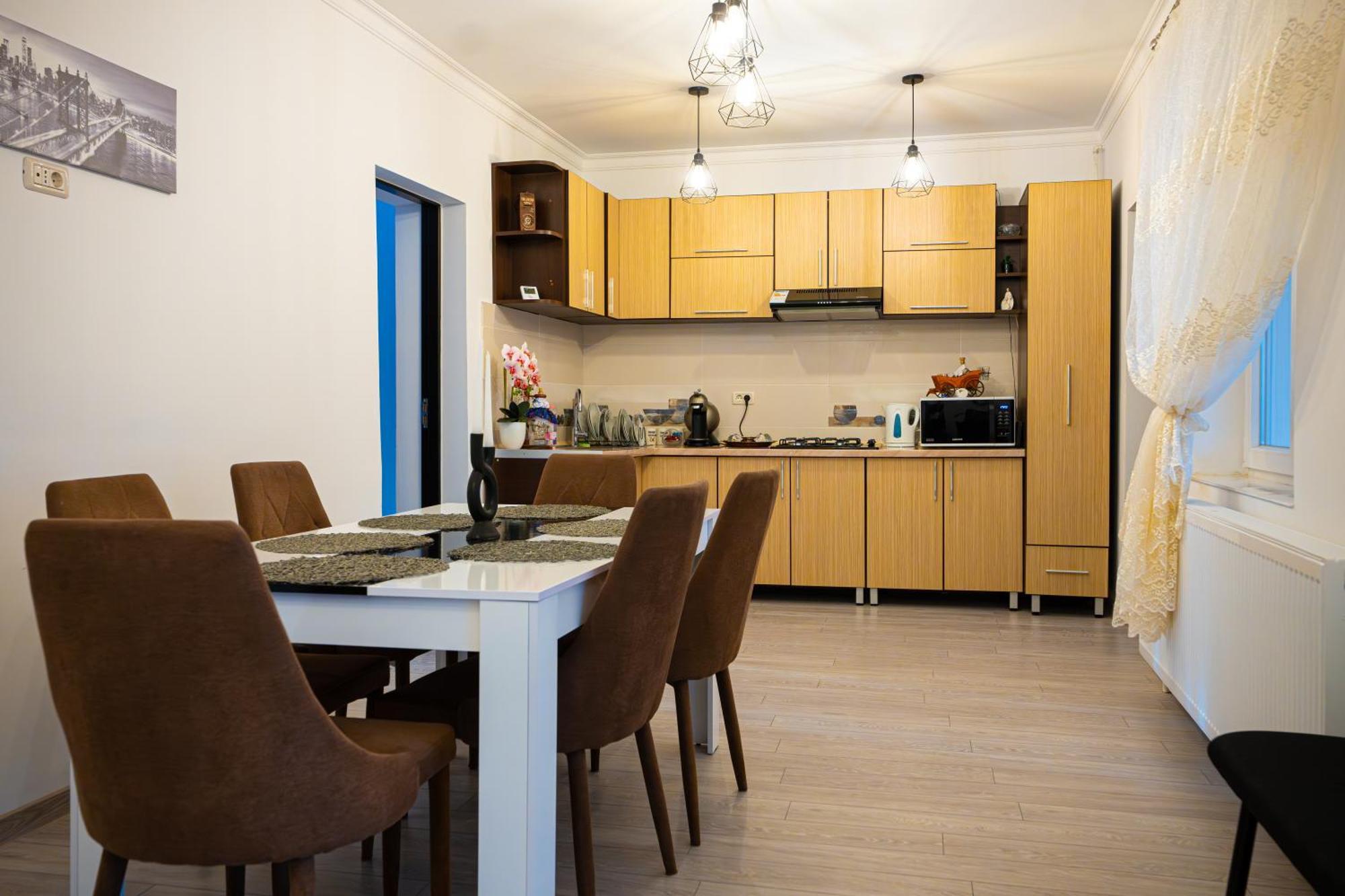 Aly&Emy Villa Caransebeş Eksteriør billede