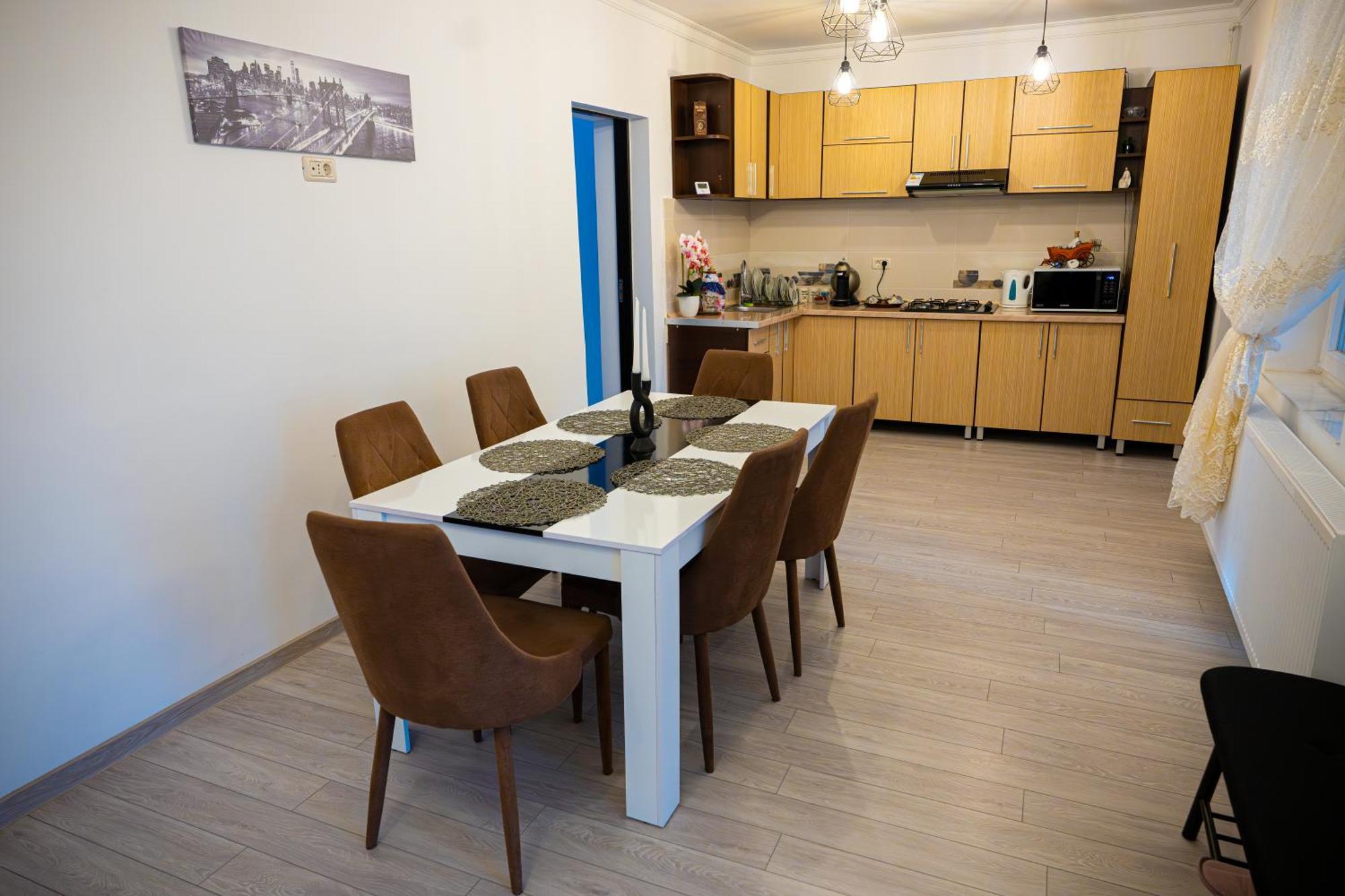 Aly&Emy Villa Caransebeş Eksteriør billede
