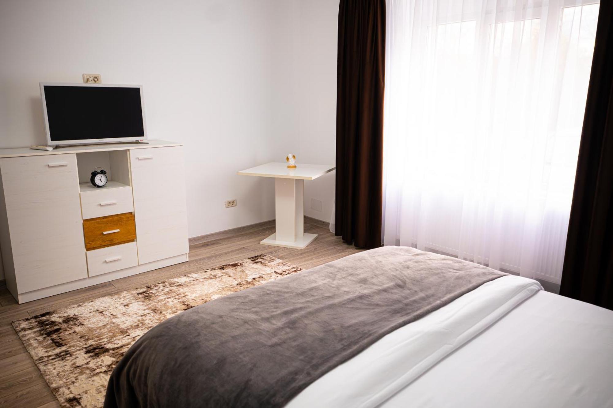 Aly&Emy Villa Caransebeş Eksteriør billede